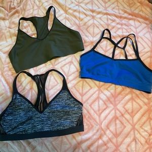 Sports bra bundle!! Size M